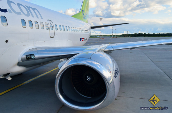 Boeing 737-522